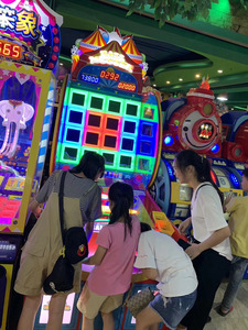 Doanh Thu Lợi Nhuận Tốt Nhất Bóng Quái Vật Ném Ném Bóng Khu Vực Phòng Arcade Khu Vực Trong Nhà Công Viên Thương Mại Máy Đổi Vé - Product Image 3