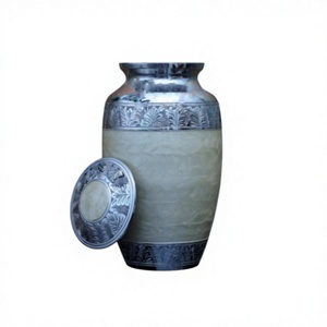 Urne funéraire en métal avec gravure florale, souvenir commémoratif pour les proches, urnes artisanales pour adultes, designs durables à vendre - Product Image 1