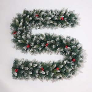 Decoración <span class=keywords><strong>de</strong></span> frutas rojas <span class=keywords><strong>de</strong></span> ratán <span class=keywords><strong>de</strong></span> Navidad <span class=keywords><strong>de</strong></span> PVC ignífugo e ignífugo 270cm tienda <span class=keywords><strong>de</strong></span> centro comercial denso impermeable al por mayor - Product Image 2