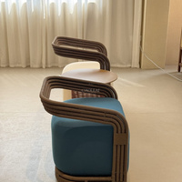 Chaise d'extérieur moderne avec coussin épais, fauteuil de jardin pour patio, balcon et hôtel