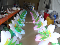 Jenor Nouvelle chaîne de fleurs gonflables roses avec lumière pour décoration d'entrée de fête de mariage