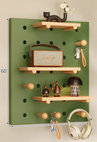 Organisateur mural moderne en bois perforé, panneau de rangement mural sculpté avec étagères et crochets pour entrée, cuisine, armoire