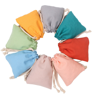Petit sac en coton avec cordon de serrage, sac cadeau, sac en coton coloré - Product Image 3