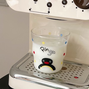 Gobelet en verre Pingu Penguin 300ml, design rétro mignon pour enfants et adultes - Product Image 1
