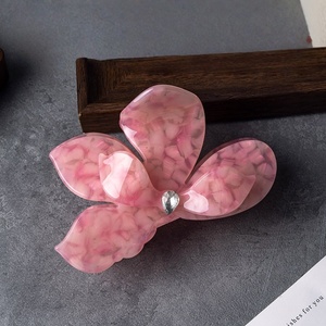 Molletta a farfalla tridimensionale di fascia alta all'ingrosso di prugna triangolare, delicata luce di lusso acetato e forcina diamantata - Product Image 4