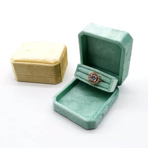 Joyero de terciopelo de lujo con logotipo personalizado para anillos, caja de embalaje de regalo personalizable para joyería - Product Image 6