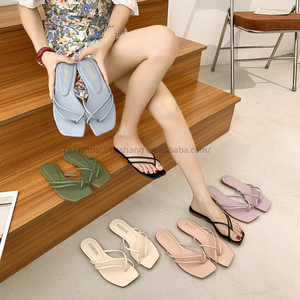 Women's Summer Fashion Wear Square Head Flat Bottom Clip Foot Poster Beach Cool Flip Flops Women's Shoes - Product Image 4
