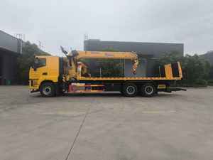 Multi-functional lifting wrecker diesel manual 8-30 tons road rescue <b>flatbed</b> trailer - Product Image 2