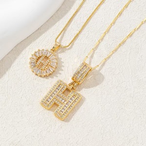 Collier Pendentif Lettre Initiale Alphabet Bulle Gonflée en Laiton Plaqué <span class=keywords><strong>Or</strong></span> 18K avec Zircon, Tendance et Nouvelle Collection - Product Image 6