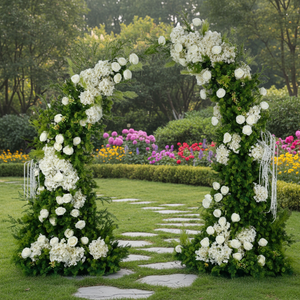 Arco de Flores Verde y Blanco Estilo Salvaje 2026 para Boda en el Bosque - Product Image 1