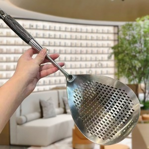 Cuillère égouttoir en acier inoxydable, grand égouttoir en métal 304 pour boulettes, fondue chinoise, grains de poivre du Sichuan - Product Image 3
