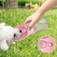 Vente en gros de bols à alimentation lente pour chiens et chats, écologiques, en plastique, portables, imperméables, avec gobelet pour l'eau, pour les voyages en plein air