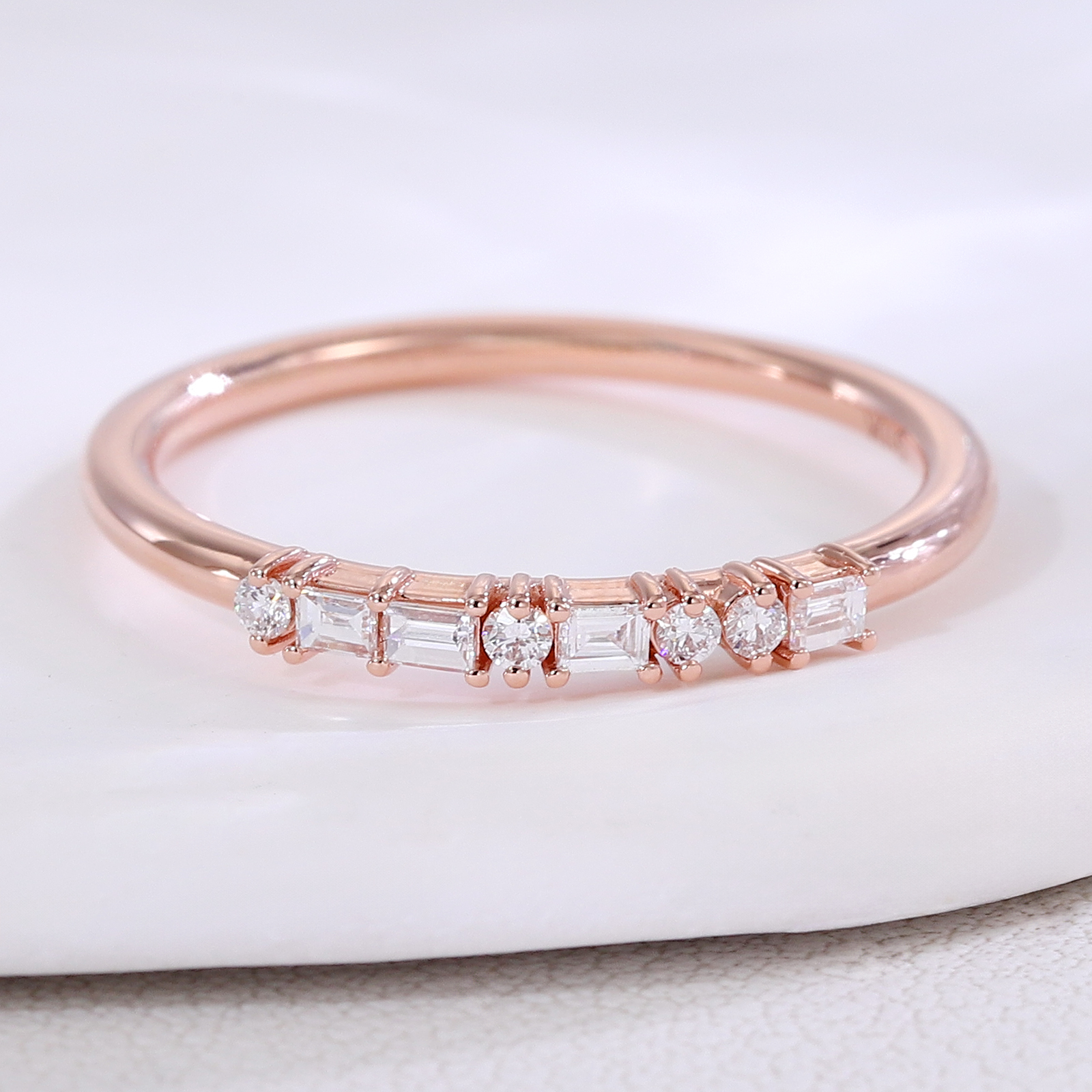 Anillo de oro amarillo de 18 quilates con diamante de laboratorio