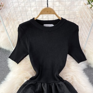 Robe longue élégante en jacquard tricoté à col rond, coupe ajustée et évasée, nouvelle collection été, vente en gros pour boutiques - Product Image 2