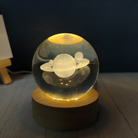 Boule de cristal de quartz gravée avec éclairage nocturne - Thème Système Solaire - Cadeau d'anniversaire créatif pour les amoureux, les vacances, les amis