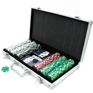 Großhandel poker set karten chips-Heißer verkauf Neue Ankunft 300 stück casino poker chips 2 spielkarten 5 würfel fall set