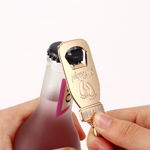 Ouvre-bouteille pour bébé en alliage de zinc, design empreinte de pied, cadeau d'anniversaire, couleur bleu rose - Product Image 3