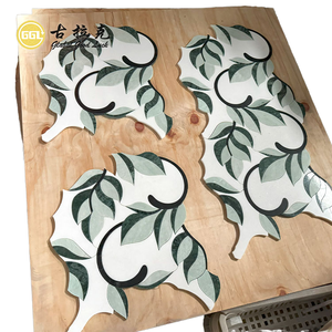 Mosaico de Mármol con Patrón de Hojas Verdes Moderno, Diseño de Parqué para Decoración de Paredes y Pisos Interiores de Casas y Villas - Product Image 1