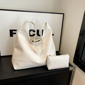 Bolsos de Mano Grandes de Cuero PU Repujado para Mujer con Cierre de Broches - Product Image 4