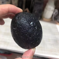 Pierres précieuses en vrac, cristaux bruts, pierres de guérison, pierre précieuse brute de météorite noire de Bohême pour la décoration