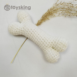 ของเล่นเคี้ยวรูปกระดูกน่ารักตลกๆ สำหรับสุนัข ยี่ห้อ TK Wholesale ทำจากขนสัตว์ผสมใยฝ้าย PP พร้อมเสียงบีบมีเสียง ของเล่นถักโครเชต์รูปอาหารสัตว์เลี้ยง - Product Image 5