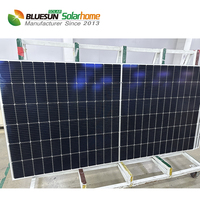 Panneau solaire bifacial 550W 600W fabriqué en Chine, prix compétitif avec livraison rapide