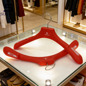 Cintres de mariée en plastique <span class=keywords><strong>rouge</strong></span> robustes et populaires avec crochet pivotant pour <span class=keywords><strong>robe</strong></span> de mariée et vêtements - Product Image 3