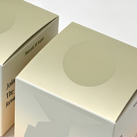 Boîte d'emballage cosmétique personnalisée en carton recyclable pour tube de gel pour les yeux et soins de la peau avec finition UV sélective et gaufrage OEM
