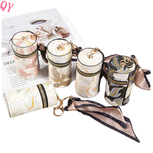 QQ vente en gros nouveau porte-clés en peluche doux et parfumé, pendentif de sac de poupée de lapin à longues oreilles, - Product Image 6