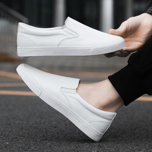Zapatillas planas transpirables de verano para hombre, zapatos deportivos informales blancos, Dropshipping transfronterizo, tendencia de moda de gran tamaño para - Product Image 1
