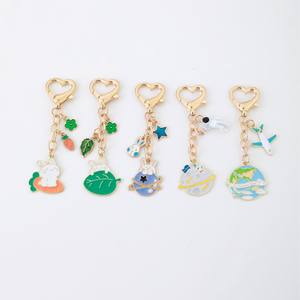 Mignon Raibbit émail enduit métal porte-clés breloque plaqué or émail porte-clés breloques émail doux porte-clés personnaliser Anime - Product Image 5