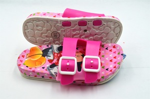 Pantofole per bambini <span class=keywords><strong>in</strong></span> PVC personalizzato con stampa Logo superiore <span class=keywords><strong>in</strong></span> <span class=keywords><strong>gomma</strong></span> di Design all'ingrosso per ragazze - Product Image 5