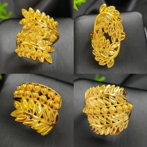 Bagues de mariage classiques de Dubaï plaquées or 24 carats pour femmes, bagues d'<span class=keywords><strong>index</strong></span> romantiques et élégantes en laiton creux étanche de style vintage - Product Image 4