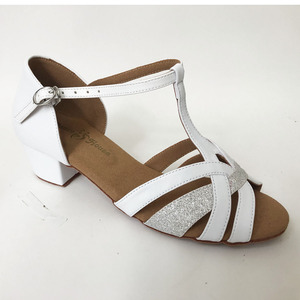 <span class=keywords><strong>Chaussures</strong></span> <span class=keywords><strong>de</strong></span> <span class=keywords><strong>danse</strong></span> <span class=keywords><strong>de</strong></span> sport blanches pour enfants pour la formation <span class=keywords><strong>de</strong></span> <span class=keywords><strong>chaussures</strong></span> <span class=keywords><strong>de</strong></span> <span class=keywords><strong>danse</strong></span> latine conçues pour les filles - Product Image 3