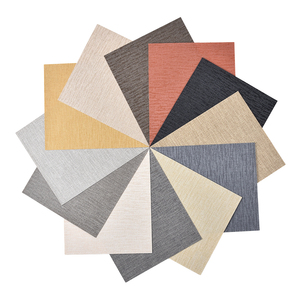 Papier peint vinyle PVC ignifuge moderne et minimaliste, texture tissée subtile, imperméable, facile à nettoyer, pour la maison, la salle de divertissement et la chambre à coucher - Product Image 2
