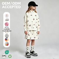 Zachte, katoenrijke stof, ontspannen pasvorm, overal kersenprint, kort trainingspak, comfortabele crèmekleurige sweatshirtset