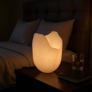 Lámpara de Mesa LED de Mármol Blanco Ecológica de Estilo Moderno con Pantalla Translúcida Natural - Product Image 1