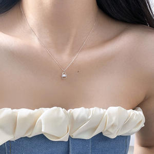 Pendientes Wenchi de Plata S925, Estilo Coreano Simple y Exquisito, Modelo 21012, con Pequeñas Flores Frescas, Perlas Sintéticas, Platino, Oro y Circonita - Product Image 2