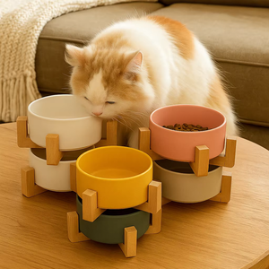 Disesuaikan warna ukuran Logo tahan lama kustom air persediaan makanan hewan peliharaan anjing mangkuk keramik dengan kayu berdiri Dispenser - Product Image 3