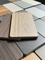 Nouveau panneau HPL à grain de bois, écologique, ignifuge B1, haute brillance, imperméable, résistant à l'humidité, taille et couleur personnalisées, installation facile