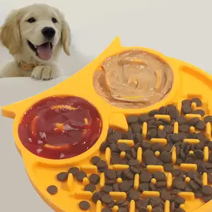 Nouveau tapis à lécher en Silicone personnalisé pour animaux de compagnie, bain pour chien, anxiété, nourriture, Slow Feeder, alimentation pour chien, tapis à lécher avec spatule