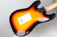 Chine vente en gros prix de mise à niveau pas cher haute qualité débutant ST tilleul corps personnalisé gauche droitier guitare électrique à vendre