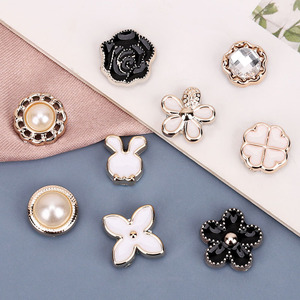 Clips Magnéticos para Cuello, Ajustables, para Ropa de Primavera/Verano, Accesorios de Moda - Product Image 1