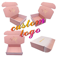 Boîtes d'emballage en carton coloré personnalisées pour vêtements, chapeaux, chaussettes avec gaufrage et design recyclable
