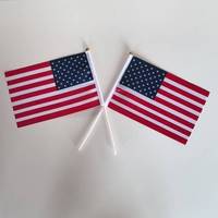 Drapeaux rectangulaires imprimés numériquement en polyester, bannières portables à agiter à la main, petits drapeaux pour la décoration des défilés de la Coupe du Monde 2026