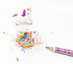 Papelería creativa: Lápiz de papel con cuerpo rosa/morado y borrador arcoíris para niños, juego de sacapuntas + borrador + lápiz. - Product Image 1