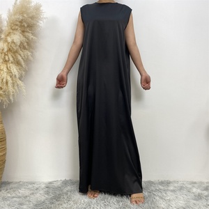 6595* Robe Abaya légère unie à col rond, coupe droite, longueur ras du sol, sans manches, en satin lisse, pour l'été et le Ramadan - Product Image 5