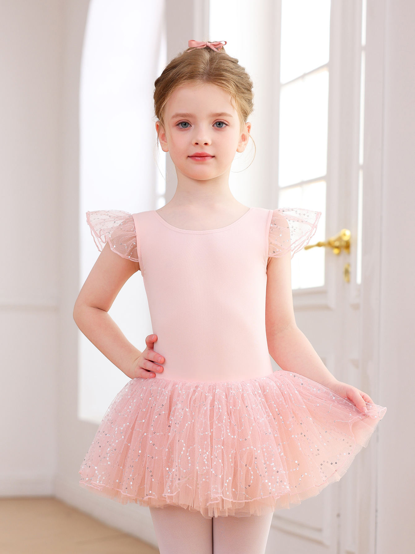 สีชมพูอ่อน