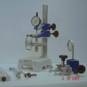 Testeur d'étalonnage manuel haute précision avec plage de mesure de 0 à 25 mm, garantie 1 an, compte les résultats en tant que données. - Product Image 2