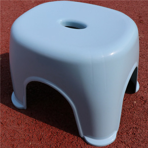 Tabouret bas en plastique Merford 28cmx23cmx23cm épaissi pour usage intérieur et extérieur - Product Image 4
